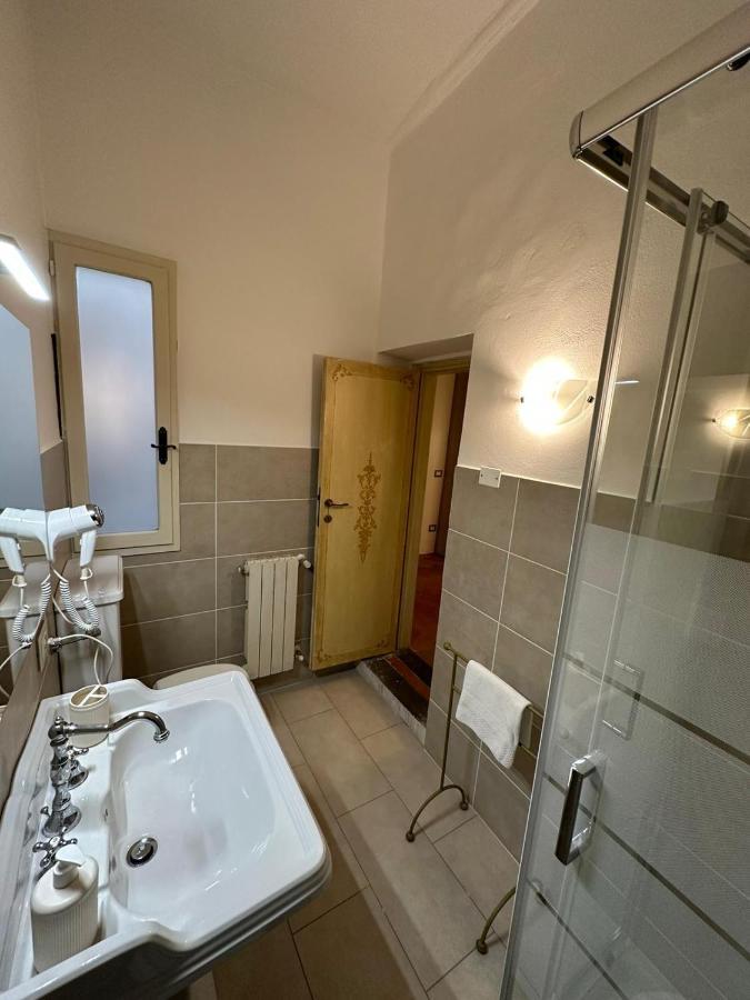 Residence Amalia Guelfa Firenze Bagian luar foto
